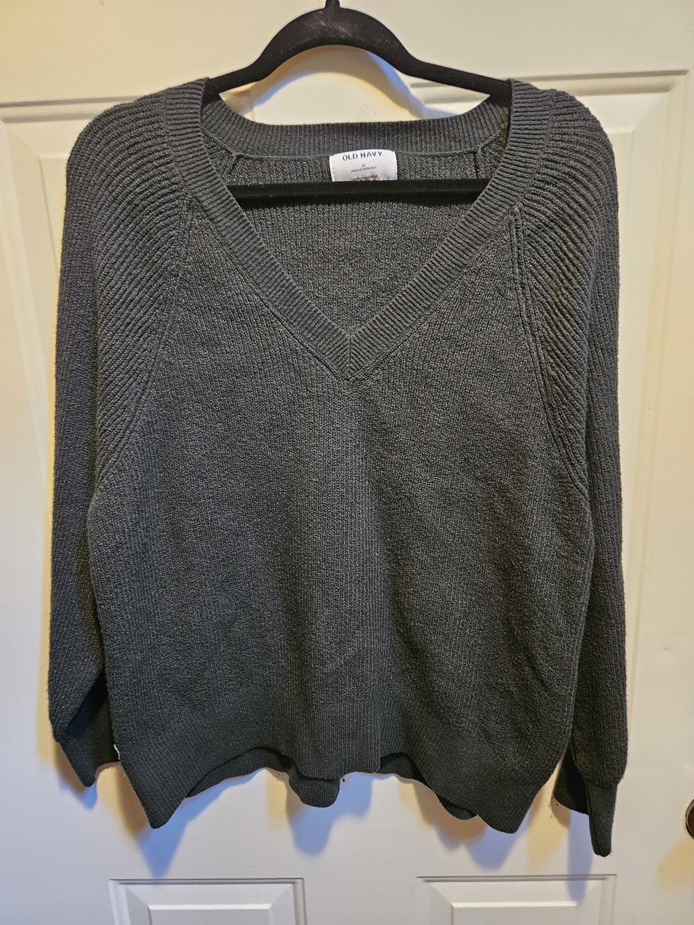 Old Navy Women's Charcoal Gray V-Neck Sweater